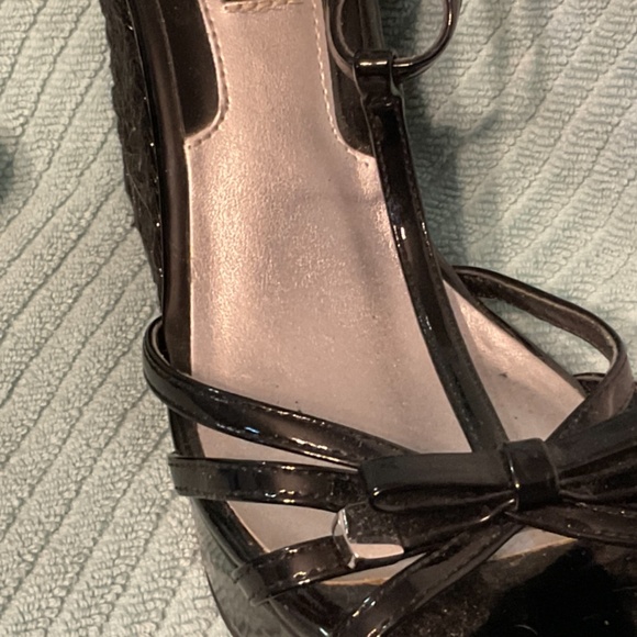 Dress Sandals …Hor - Picture 3 of 5